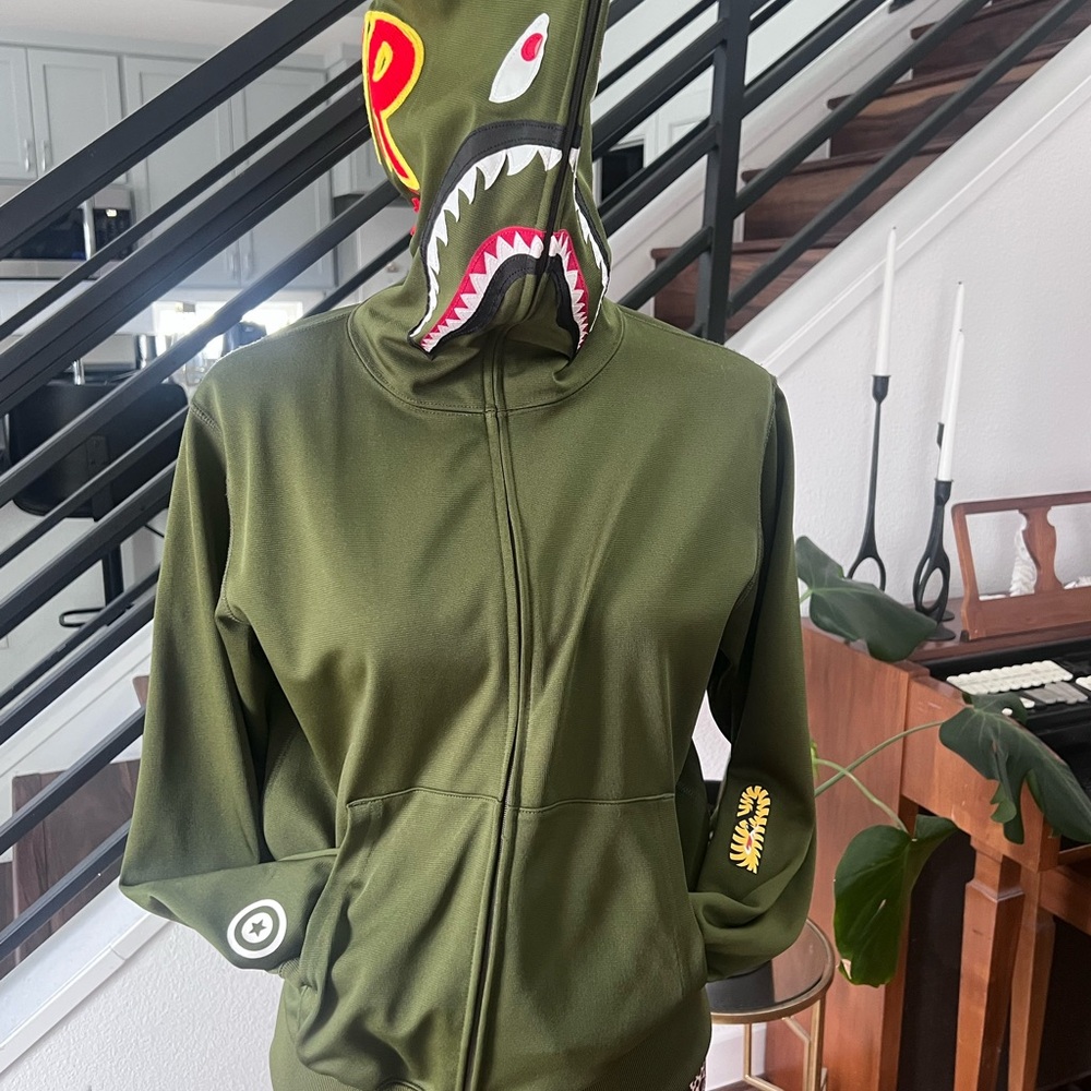 Green Graphic Zip-Up Hoodie